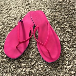 Rothy’s- The Flip, color- flamingo